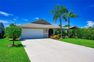 672 100th Ave N in Naples, FL - Building Photo - Building Photo