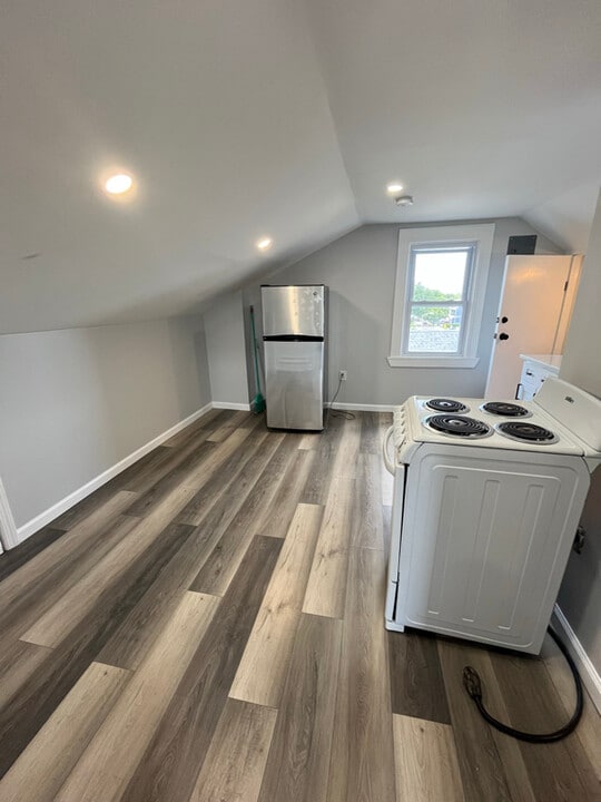 216 Rhode Island Ave in East Orange, NJ - Building Photo