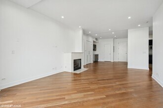 914 W Hubbard St in Chicago, IL - Building Photo - Building Photo