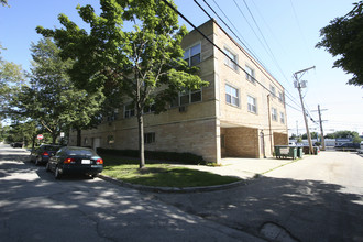 8820-8824 Bronx Ave in Skokie, IL - Building Photo - Building Photo