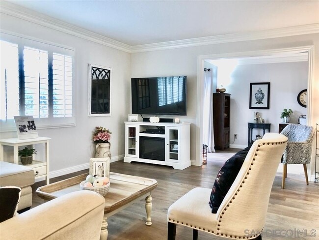 7545 Charmant Dr in San Diego, CA - Building Photo - Building Photo