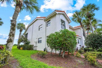 10910 Lakemore Ln in Boca Raton, FL - Building Photo - Building Photo