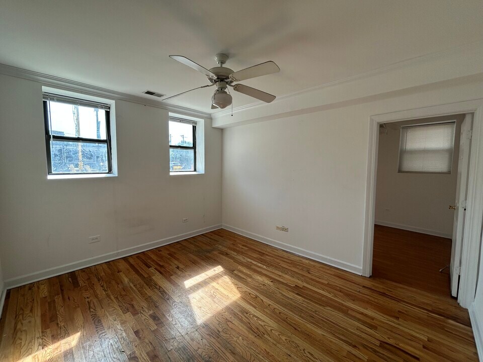 3700 N Sheffield Ave in Chicago, IL - Building Photo
