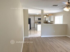 927 Halifax Dr in Kissimmee, FL - Foto de edificio - Building Photo