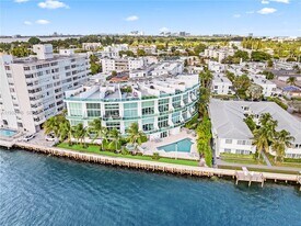 2000 Bay Dr in Miami Beach, FL - Building Photo