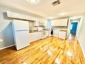 6203 Heards Ln in Galveston, TX - Building Photo - Building Photo