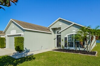 242 Pine Shadow Ln in Auburndale, FL - Foto de edificio - Building Photo