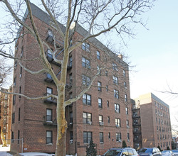 Colony Manor in Brooklyn, NY - Foto de edificio - Building Photo