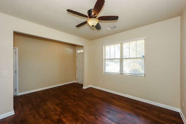 1012 Eldon Ln in Fairburn, GA - Building Photo - Building Photo