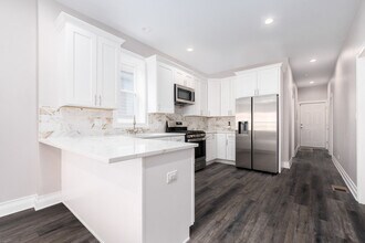 641 W 48th St, Unit 641 W 48th St Apt. 1 in Chicago, IL - Building Photo - Building Photo