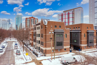 Prairie District Homes in Chicago, IL - Building Photo - Building Photo