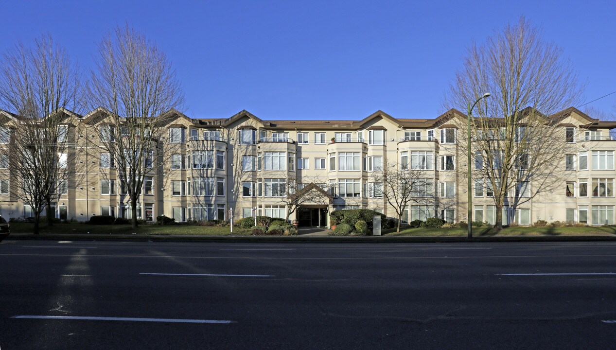 Broadway Gardens in Vancouver, BC - Building Photo