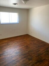 9983 Sloane Sq, Unit D in St. Louis, MO - Building Photo - Building Photo