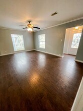 715 10th Ave N in Texas City, TX - Foto de edificio - Building Photo