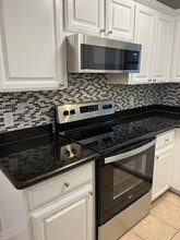 708 Jasper St, Unit # 2 in Edinburg, TX - Foto de edificio - Building Photo