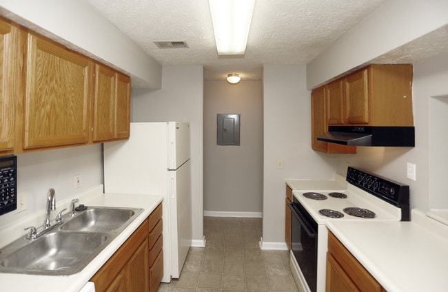 Deerfield Commons Apartments in Lafayette, IN - Building Photo - Interior Photo