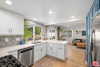 30661 Passageway Pl in Agoura Hills, CA - Building Photo - Building Photo