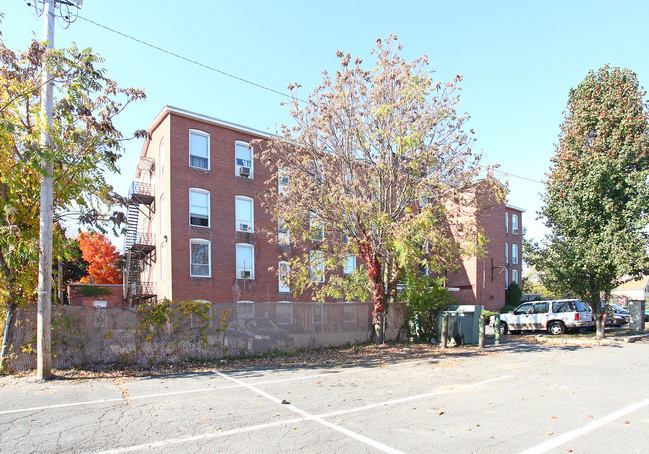 Van Deusen Apartments in Westfield, MA - Foto de edificio - Building Photo