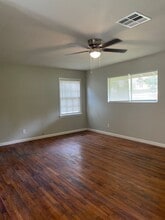 2427 Pearl St in Nacogdoches, TX - Building Photo - Building Photo