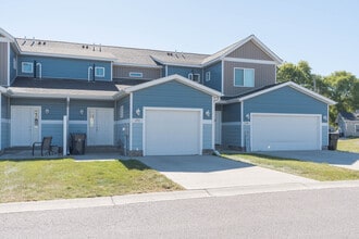 Sibley Village Townhomes in Mankato, MN - Foto de edificio - Building Photo