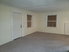 4906 NE 100th Ave in Portland, OR - Building Photo - Building Photo