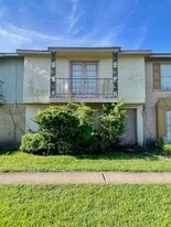 7051 Chasewood Dr in Missouri City, TX - Building Photo