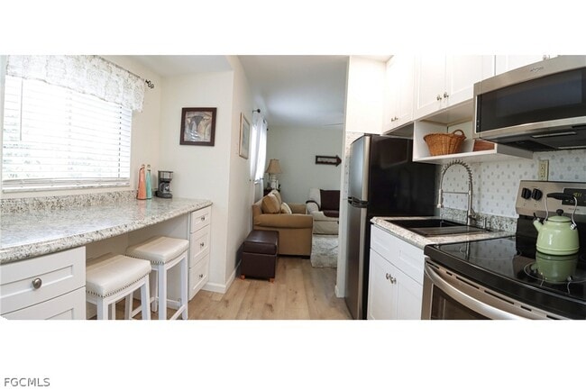 8109 Country Rd in Ft. Myers, FL - Building Photo - Building Photo