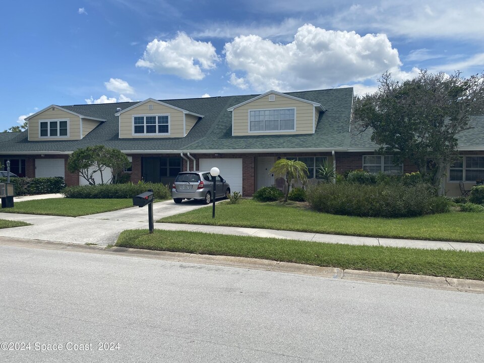 565 Desoto Pkwy in Satellite Beach, FL - Building Photo