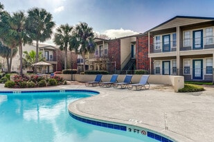 The Flats at Veranda Ridge in Texas City, TX - Building Photo