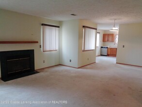 1111 Astwood Mews Ln, Unit 4 in St. Johns, MI - Building Photo - Building Photo