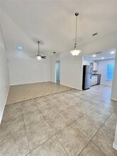 7469 Pond Cir in Spring Hill, FL - Foto de edificio - Building Photo