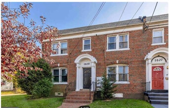 1501 17th St SE in Washington, DC - Foto de edificio - Building Photo