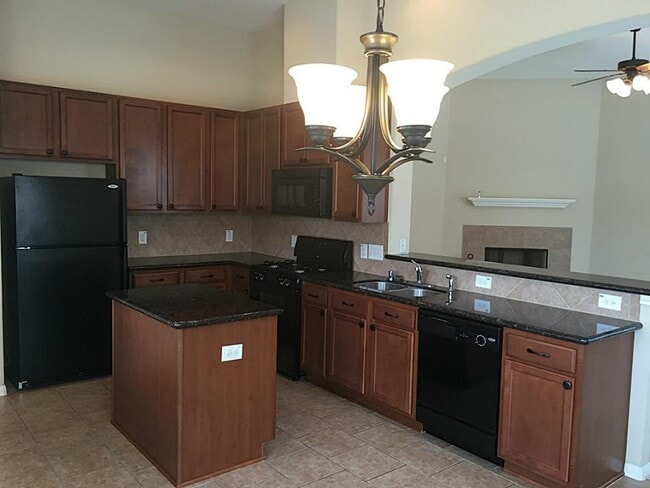 10006 Kendahlwood Ln in Tomball, TX - Building Photo - Building Photo