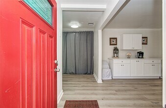 5926 Ettrick Dr in Houston, TX - Building Photo - Building Photo