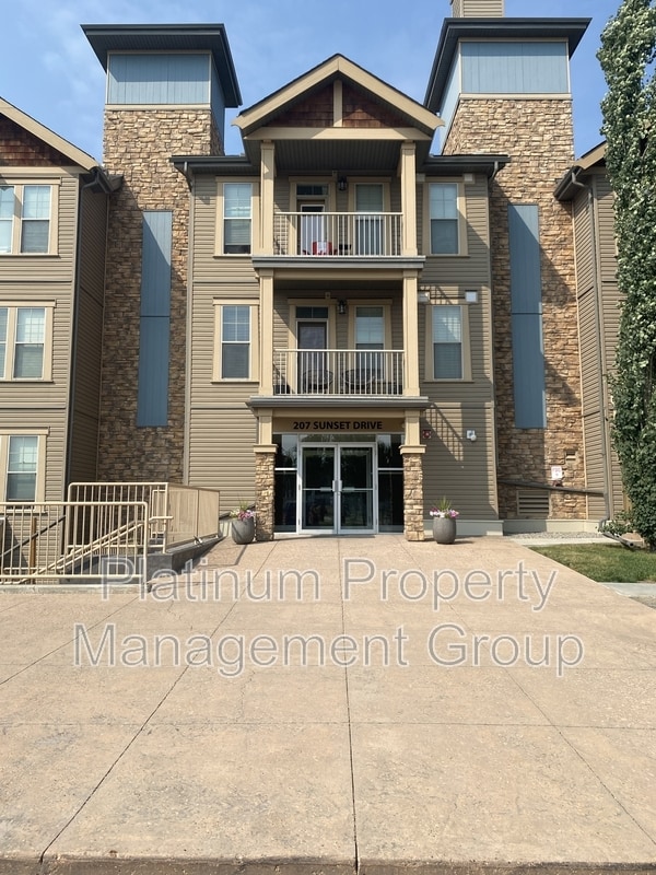 207 Sunset Dr in Cochrane, AB - Building Photo - Building Photo
