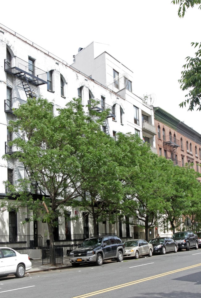 49 St Nicholas Ave in New York, NY - Foto de edificio - Building Photo