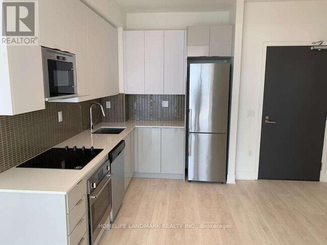 2908-2908 Hwy 7 in Vaughan, ON - Building Photo - Building Photo