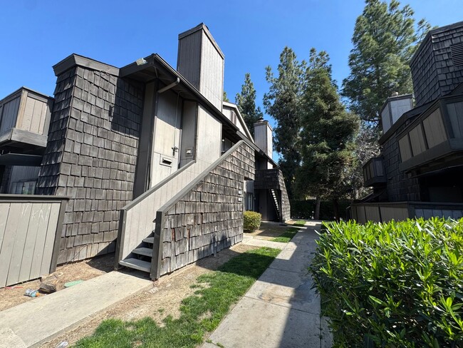 property at 1190 S Winery Ave