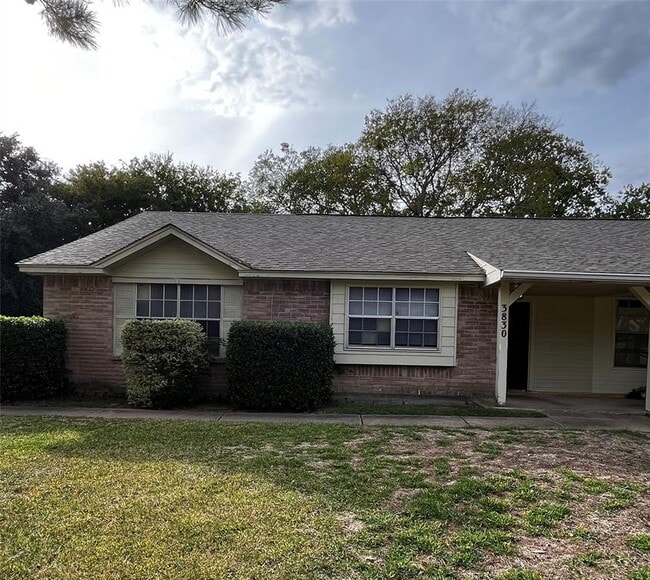 property at 3830 Westheimer Pl Dr