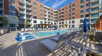 4425 Sharon Rd, Unit 1 in Charlotte, NC - Building Photo - Building Photo