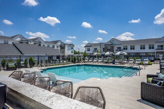 Sheldon Park in Columbus, OH - Foto de edificio - Building Photo