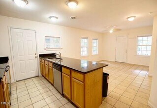 408 Cotton St in Chapel Hill, NC - Building Photo - Building Photo