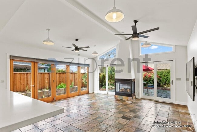 475 Roading Dr in San Jose, CA - Foto de edificio - Building Photo