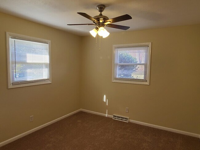 4272 Hartland Rd in Lenoir, NC - Building Photo - Building Photo