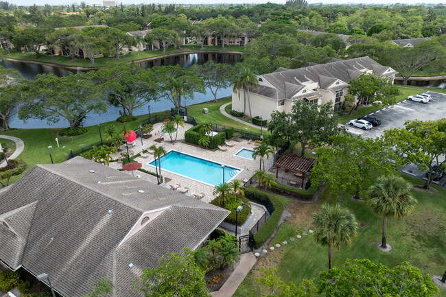 Water's Edge at Deerfield in Pompano Beach, FL - Foto de edificio - Building Photo