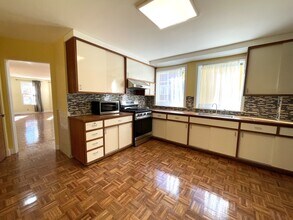 10 Packard Ave, Unit 1 in Somerville, MA - Building Photo - Building Photo