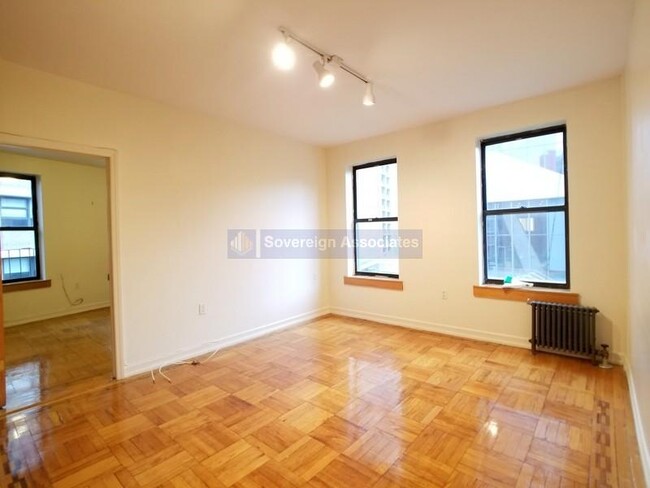 property at 86 Haven Ave