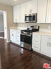 5275 Colodny Dr in Agoura Hills, CA - Building Photo - Building Photo