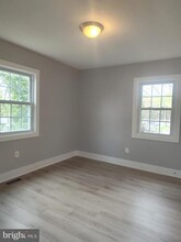 2109 Grove Pl in Hyattsville, MD - Foto de edificio - Building Photo