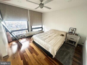 200 Locust St in Philadelphia, PA - Building Photo - Building Photo